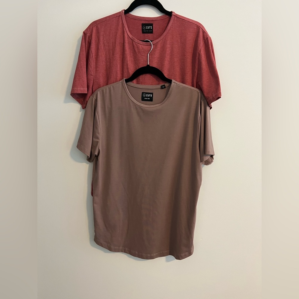 Cuts Men’s AO Curve-Hem Tee (Set of 2)